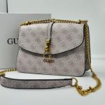 صورة كروس جيس حجم وسط مع علبه  Guess